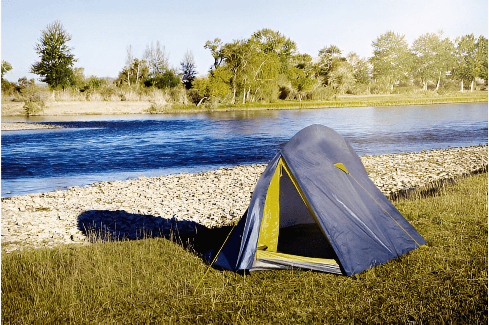 Beach in Tennessee USA_Cedar Creek Campground & Beach